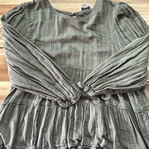 Green American Eagle Top with Peephole Back